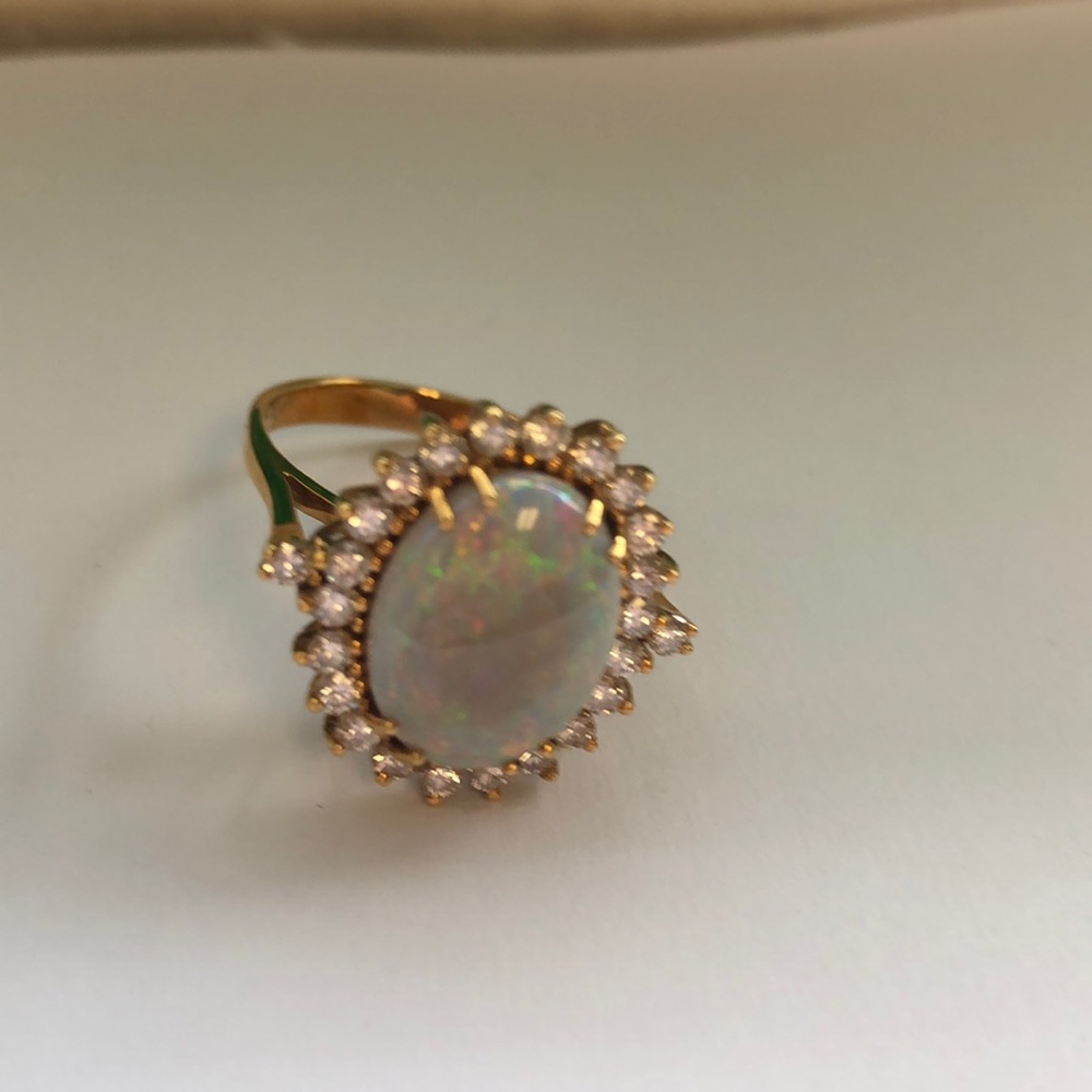 Opal ring with diamonds 14k 2ct